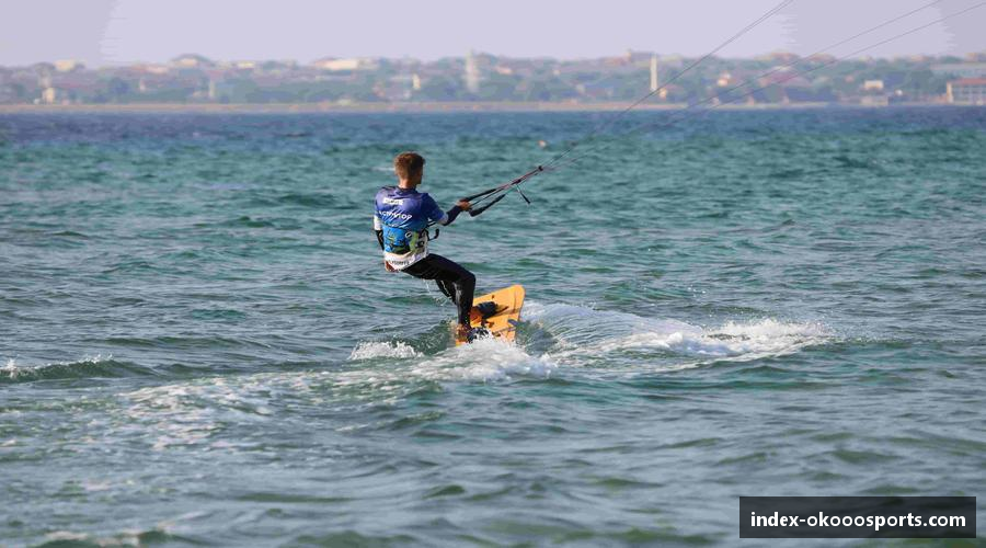 拼搏绽放，青春无悔！